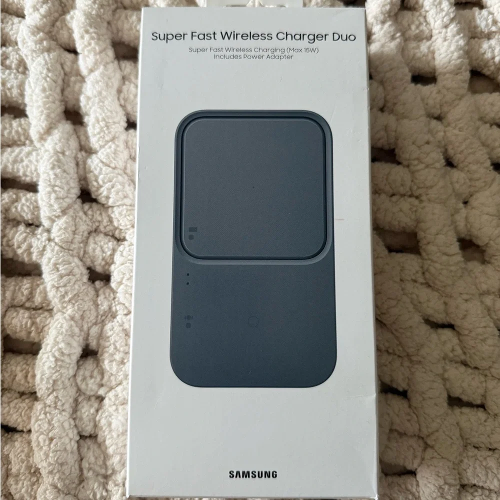 Samsung 15W Wireless Charger Duo with Travel Adapter, Dark Gray